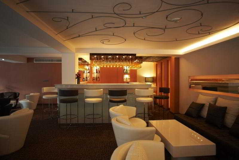 Sukhumvit Suites Hotel Бангкок Экстерьер фото